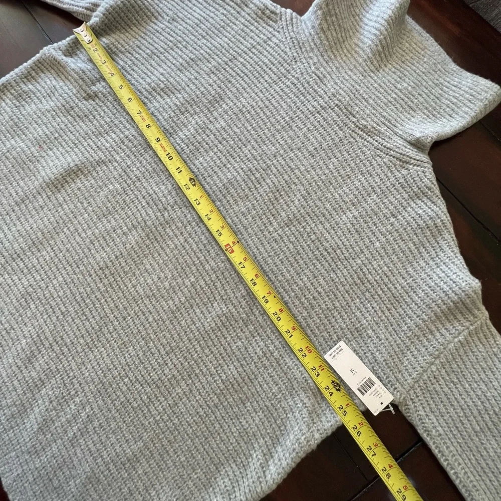 NWT Anthropologie Soft Cowl Neck Sweater. Size Medium. Gray color. - Picture 5 of 8